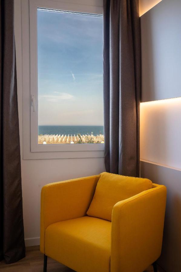 Hotel Delfino كاوْرلي المظهر الخارجي الصورة