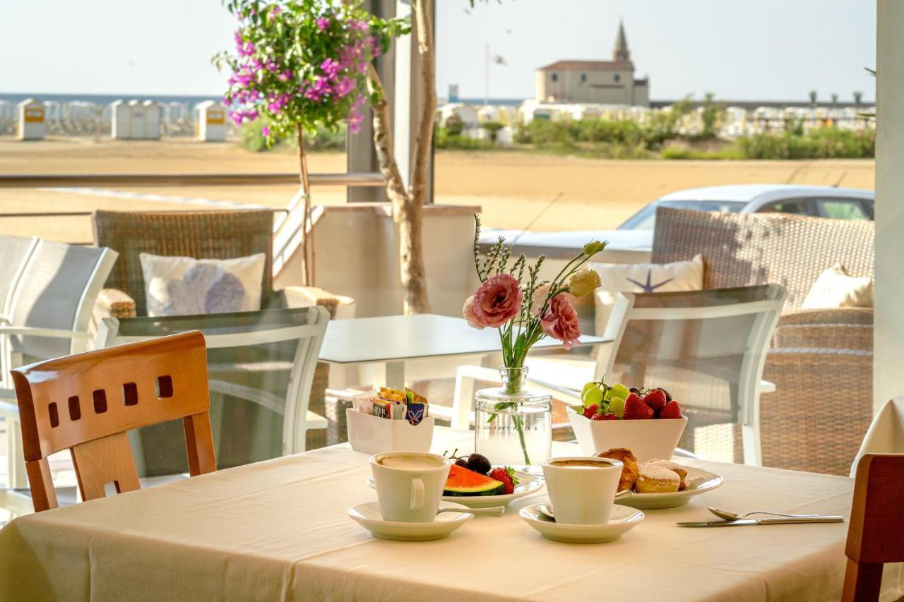 Hotel Delfino كاوْرلي المظهر الخارجي الصورة
