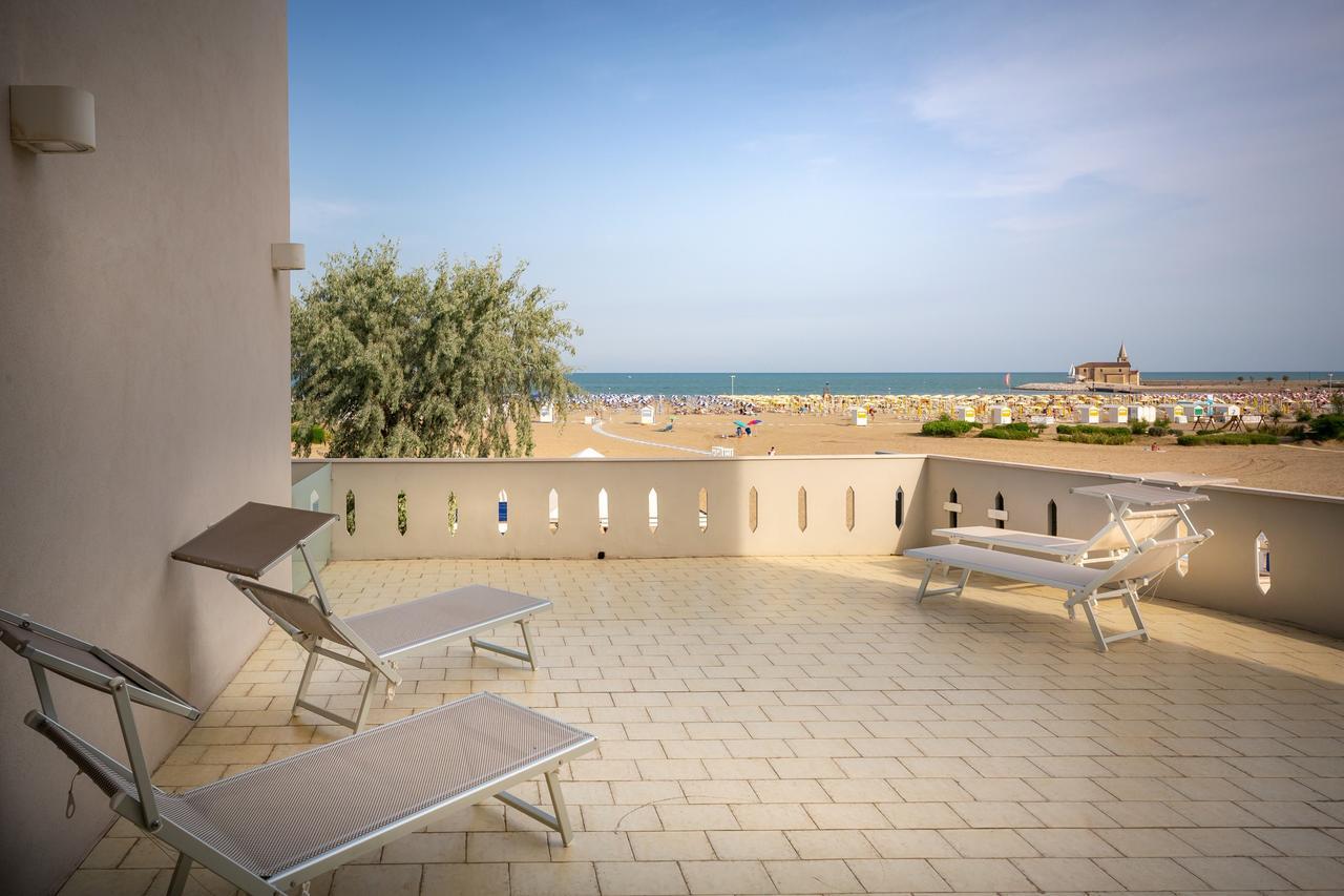 Hotel Delfino كاوْرلي المظهر الخارجي الصورة