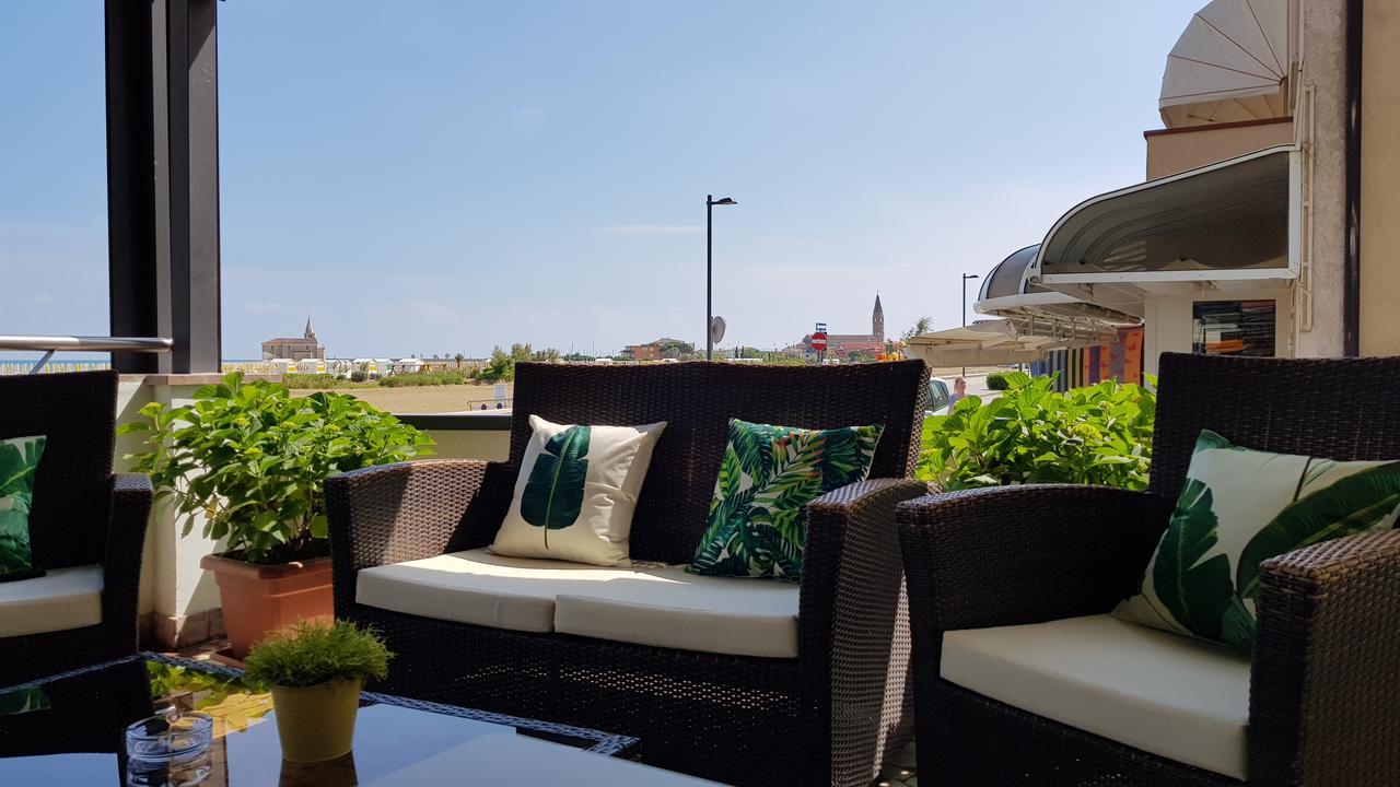 Hotel Delfino كاوْرلي المظهر الخارجي الصورة